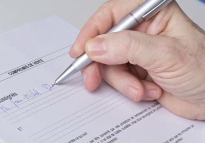 « Les honoraires dûs à la signature du compromis », Étienne Petit, co-fondateur des éditions Modelo
