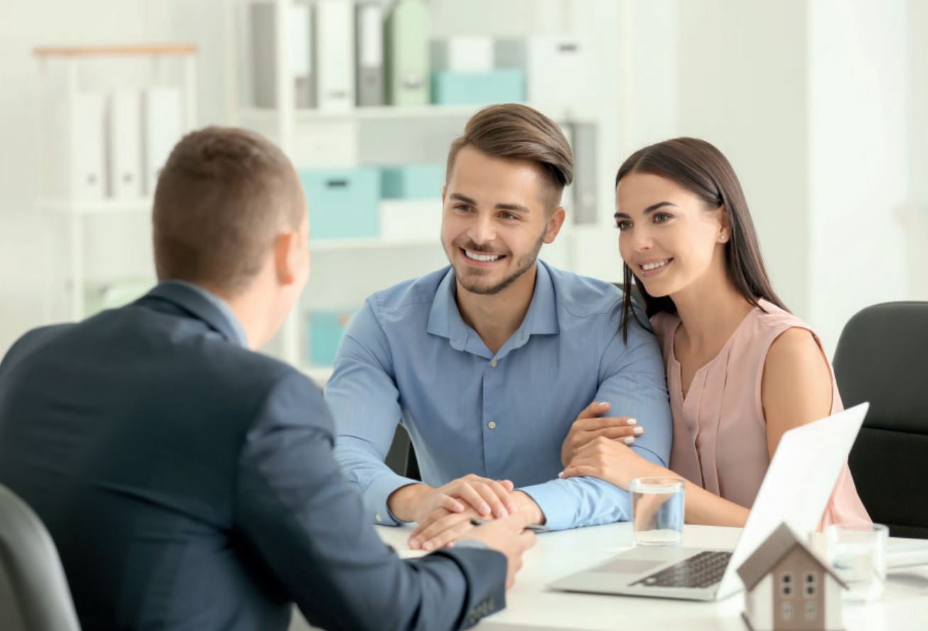 одобрение брокеры. кредитный брокер мужчина. кредитование бизнеса. поручитель по кредиту. кредитование бизнеса.