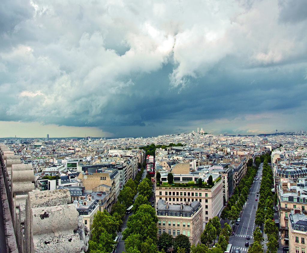 photo : Paris aerial view from Triumphal Arch