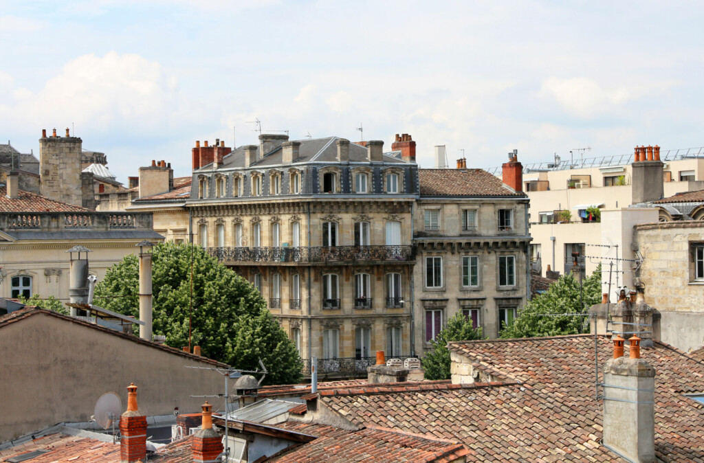 photo : Bordeaux - France - old town district - classical buildings