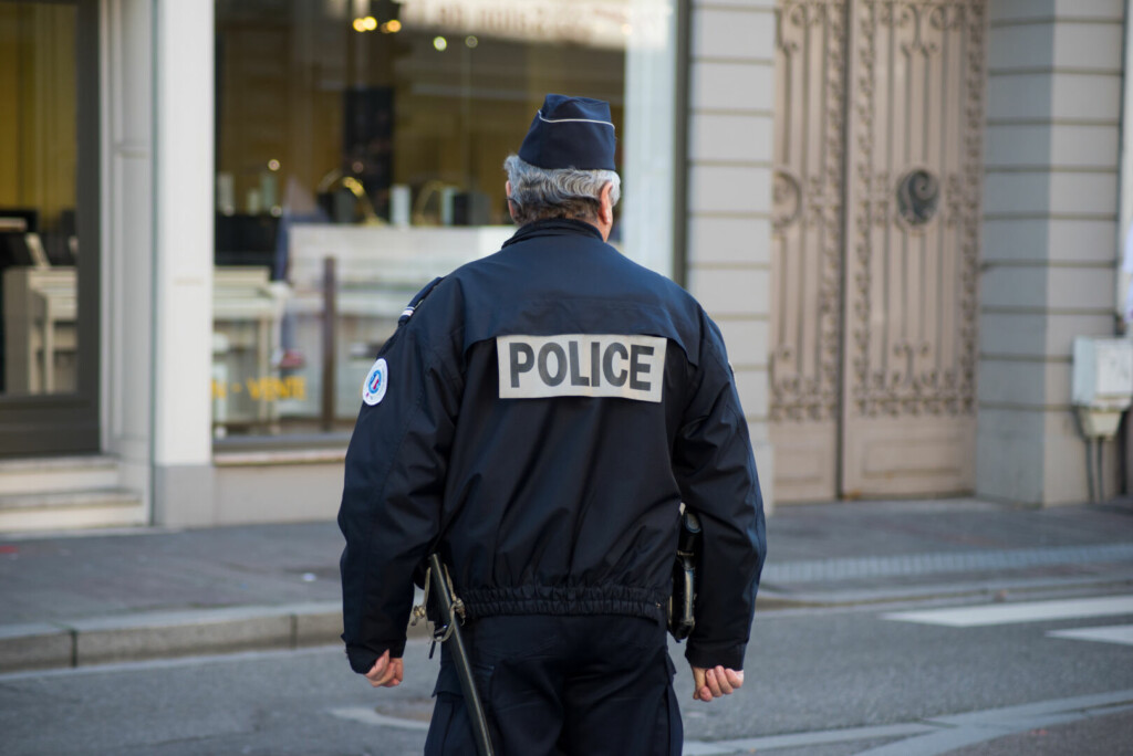 police droit d'accès immeuble
